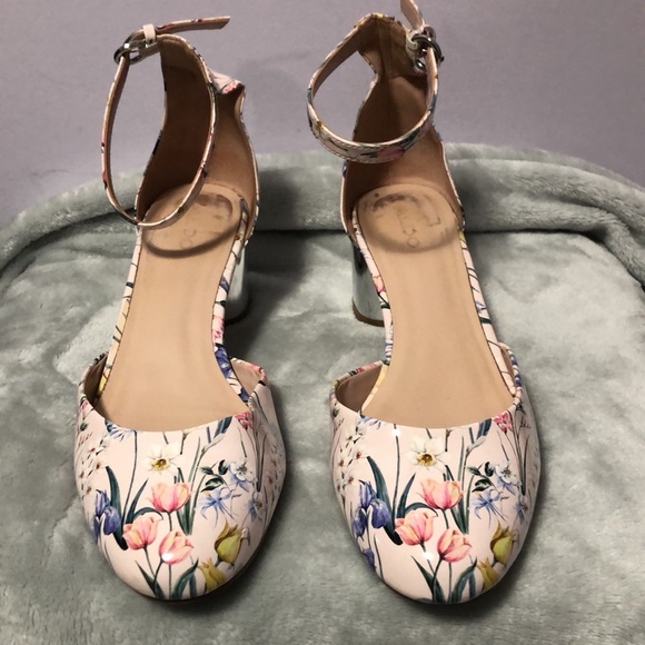 ALDO Floral Print low heels women’s size 39 - Picture 2 of 10